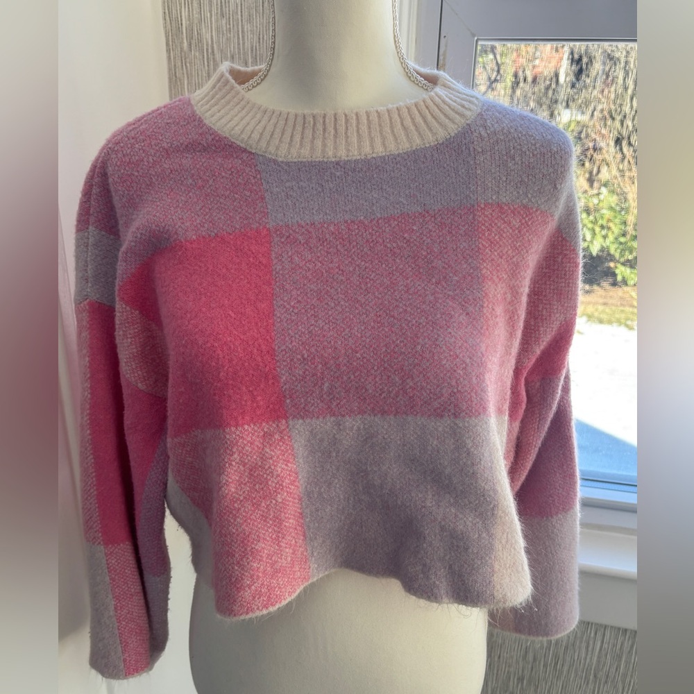 Jessica Simpson sweater size small